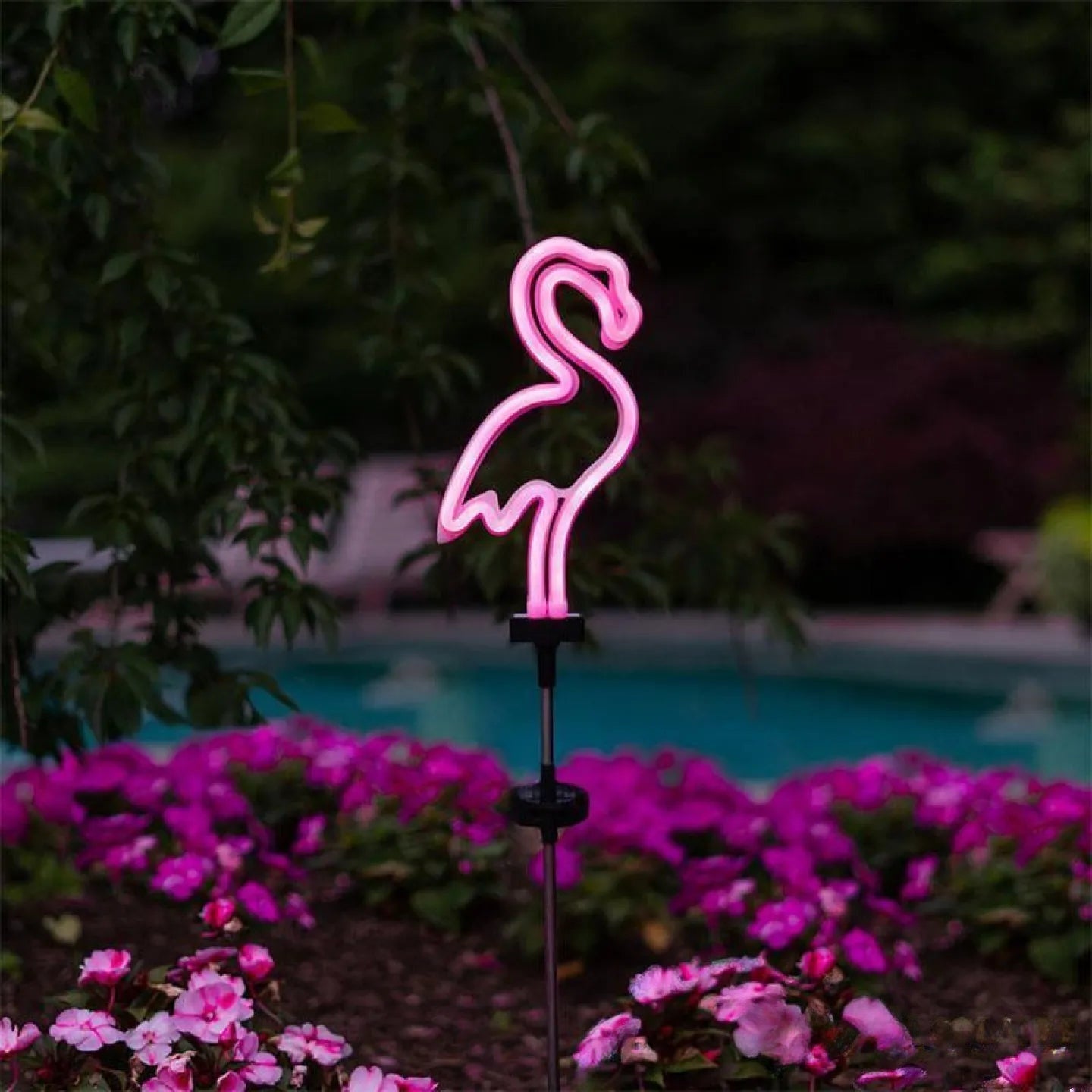 Lampe Solaire Flamant Rose LED Décorative Jardin