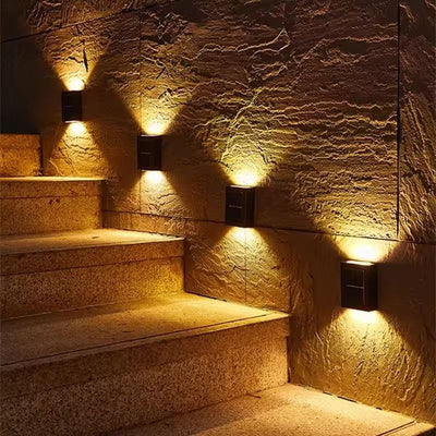 https://cdn.shopify.com/s/files/1/0271/8731/4772/files/lampe-murale-solaire-jardin.jpg?v=1734965946