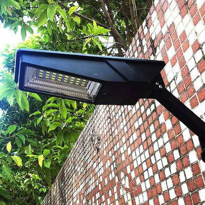 https://www.magic-solaire.com/wp-content/uploads/2020/04/lampe-solaire-forte-puissance-avec-detecteur-de-mouvement.jpg