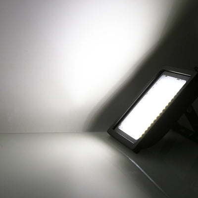 https://www.magic-solaire.com/wp-content/uploads/2020/03/lampe-solaire-panneau-deporté-lumiere-chaude.jpg