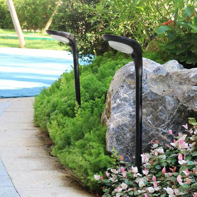 https://www.magic-solaire.com/wp-content/uploads/2021/07/lampe-solaire-pour-massif-jardin.jpg