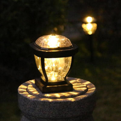 https://www.magic-solaire.com/wp-content/uploads/2020/05/lampe-solaire-pour-pilier-de-portail-jardin.jpg