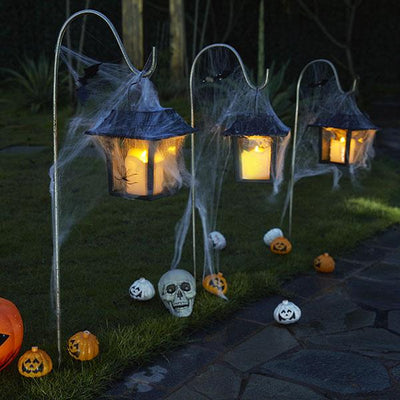 https://cdn.shopify.com/s/files/1/0271/8731/4772/products/lampe-solar_Lanterne-Solaire-Jardin-Chandelles-Halloween_1.jpg?v=1584822694