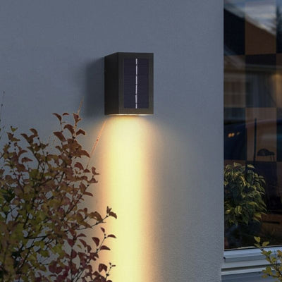 https://cdn.shopify.com/s/files/1/0271/8731/4772/products/lampedejardinsolairedesign_6.jpg?v=1657376900