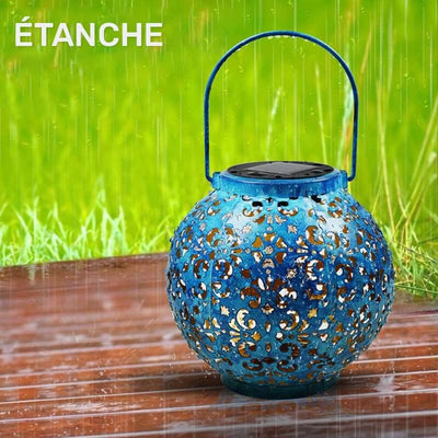 https://www.magic-solaire.com/wp-content/uploads/2020/08/lanterne-solaire-bleue-exterieur.jpg
