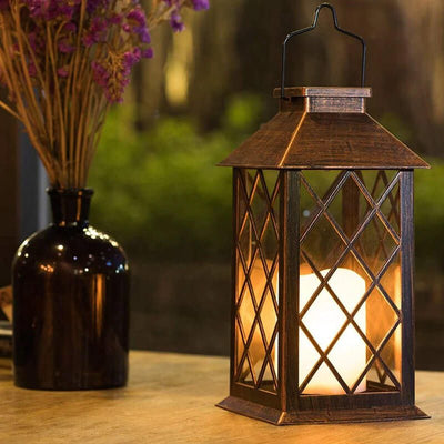 https://www.magic-solaire.com/wp-content/uploads/2020/08/lanterne-solaire-bronze-jardin.jpg