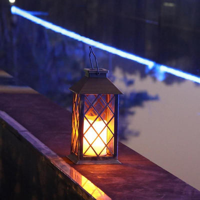 https://www.magic-solaire.com/wp-content/uploads/2020/05/lanterne-solaire-retro-terrasse.jpg