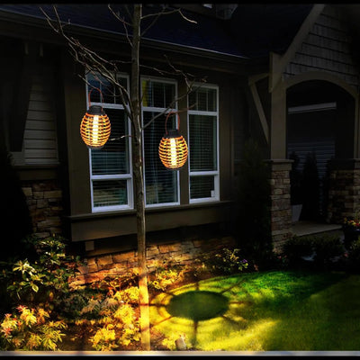 Lanterne Solaire à Poser ou Suspendre LED Blanc Chaud – lanterne suspendue dans le jardin
