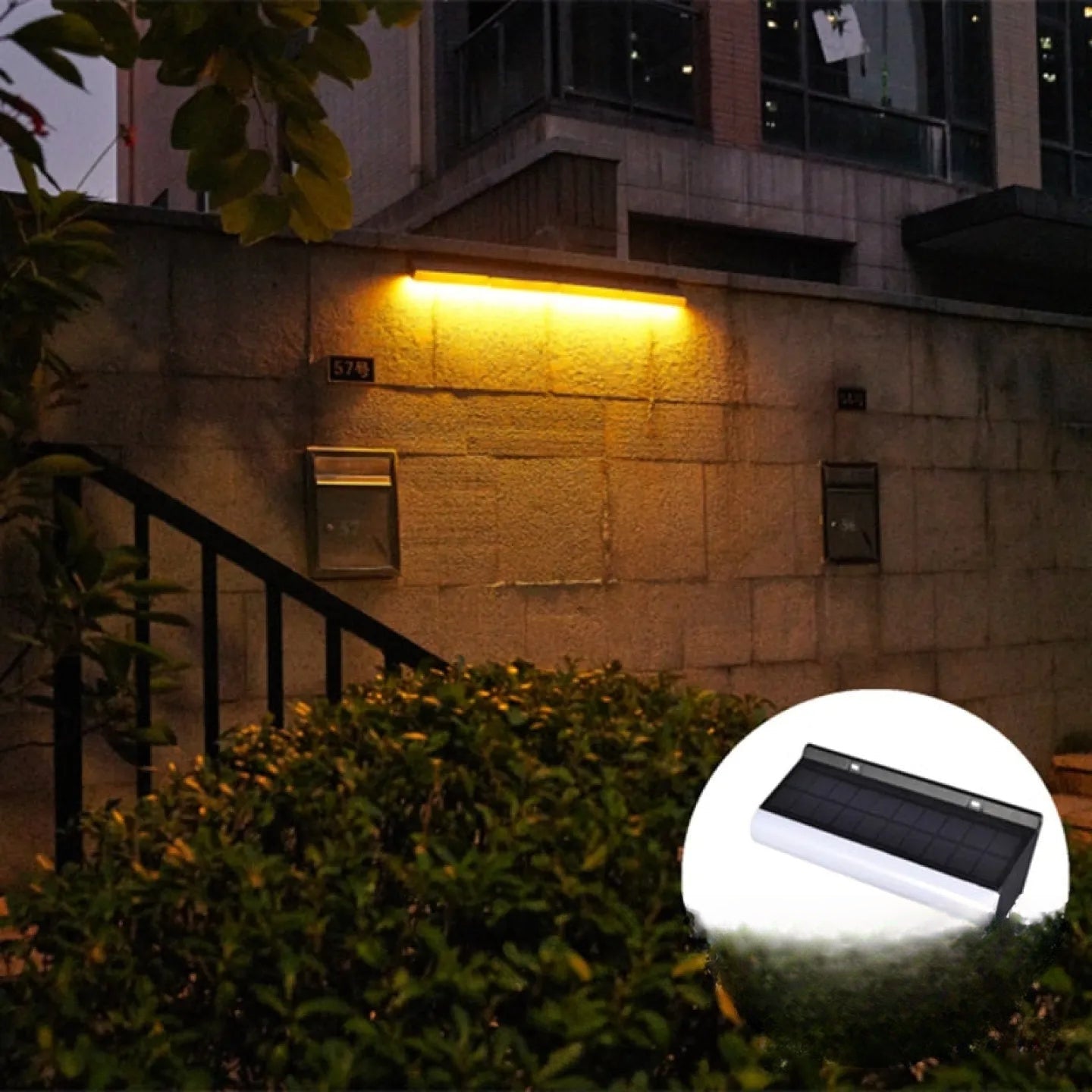 Applique solaire murale LED effet lèche-mur extérieur