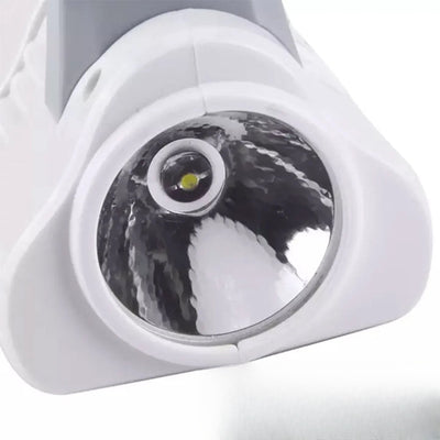Gros plan sur le réflecteur LED de la lampe solaire de pêche