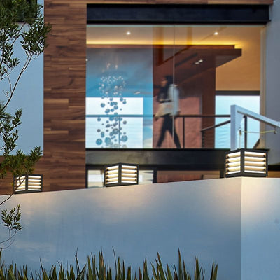 https://cdn.shopify.com/s/files/1/0271/8731/4772/products/luminaireexterieursolairedesign_12.jpg?v=1656621433
