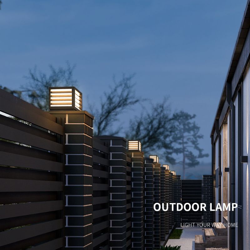 Lampe solaire cube inox design pour jardin