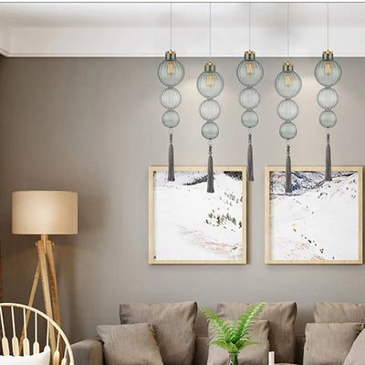 https://cdn.shopify.com/s/files/1/2499/8120/files/lustre-en-verre-design-chinois-d-coration-esth-tique-pour-int-rieur-1.jpg?v=1728349047