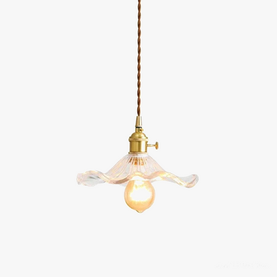 https://cdn.shopify.com/s/files/1/2499/8120/files/lustre-nordique-moderne-en-laiton-et-verre-design-l-gant-pour-restaurant-6.png?v=1728262206