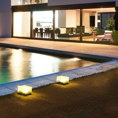 https://www.magic-solaire.com/wp-content/uploads/2020/08/pavé-lumineux-10x10-solaire-led.jpg
