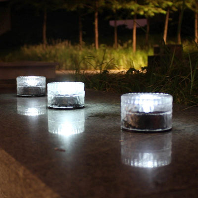 https://www.magic-solaire.com/wp-content/uploads/2020/09/pavé-solaire-rond-exterieur.jpg