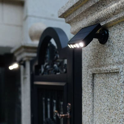 https://cdn.shopify.com/s/files/1/0271/8731/4772/files/petite-lampe-solaire-exterieur-7.jpg?v=1736826111