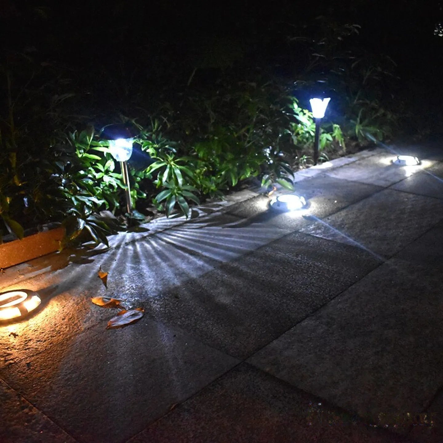 Piquet Lumineux Solaire LED Extérieur Jardin Allée