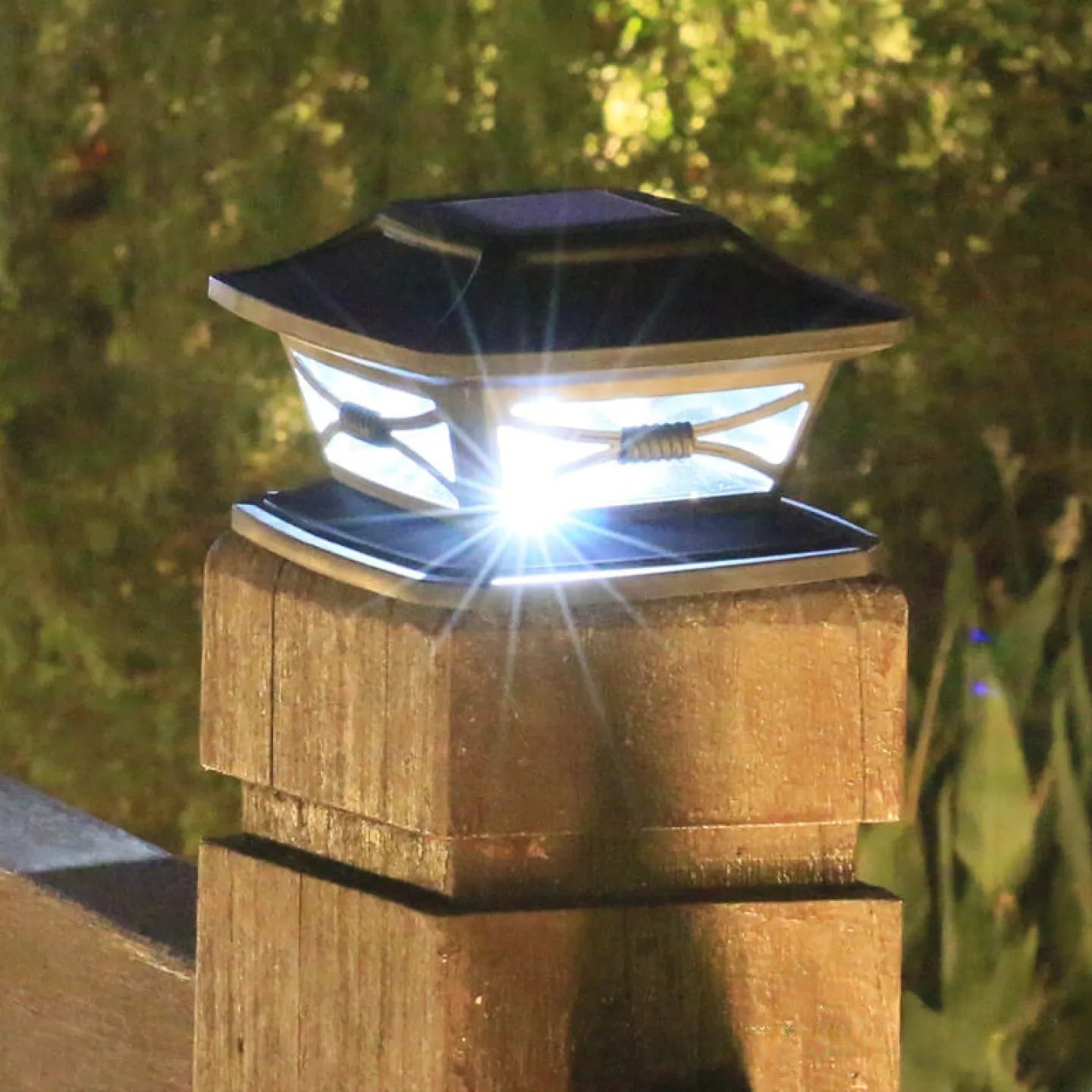 Lampe Solaire à Poser sur Poteau Extérieur LED