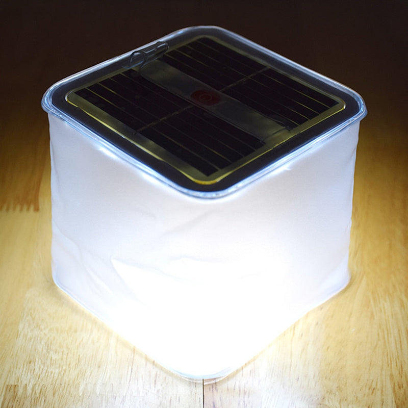 Lampe solaire gonflable Mini 3.0 matte blanche allumée