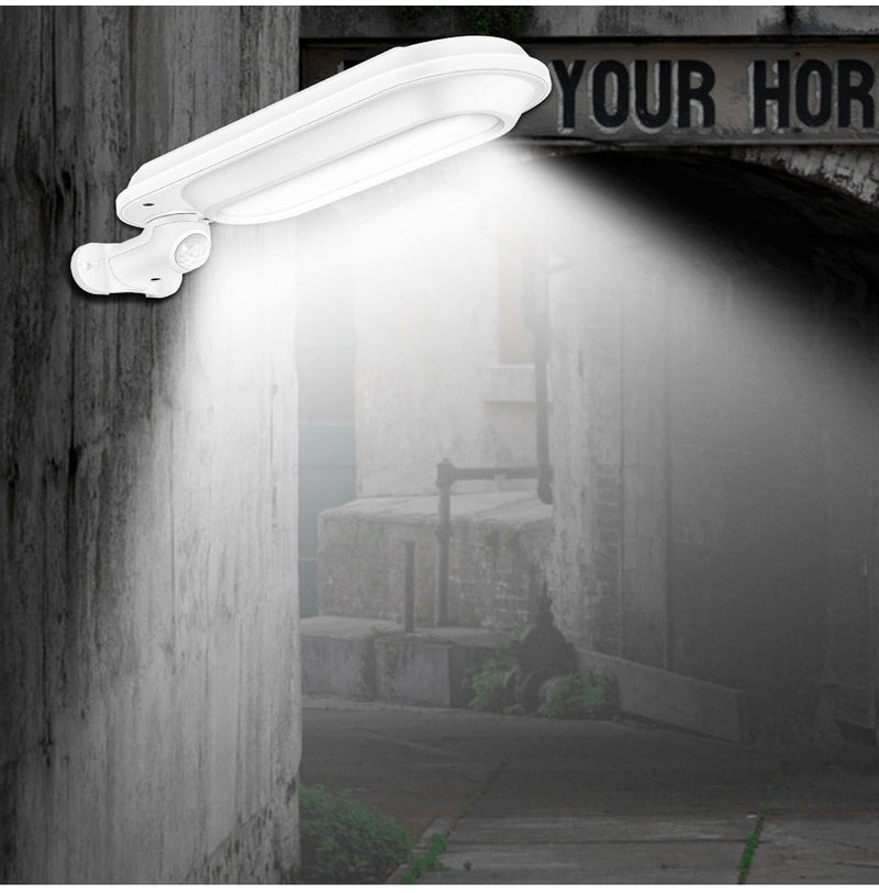 Lampadaire solaire ovale blanc 600 lumens allumé