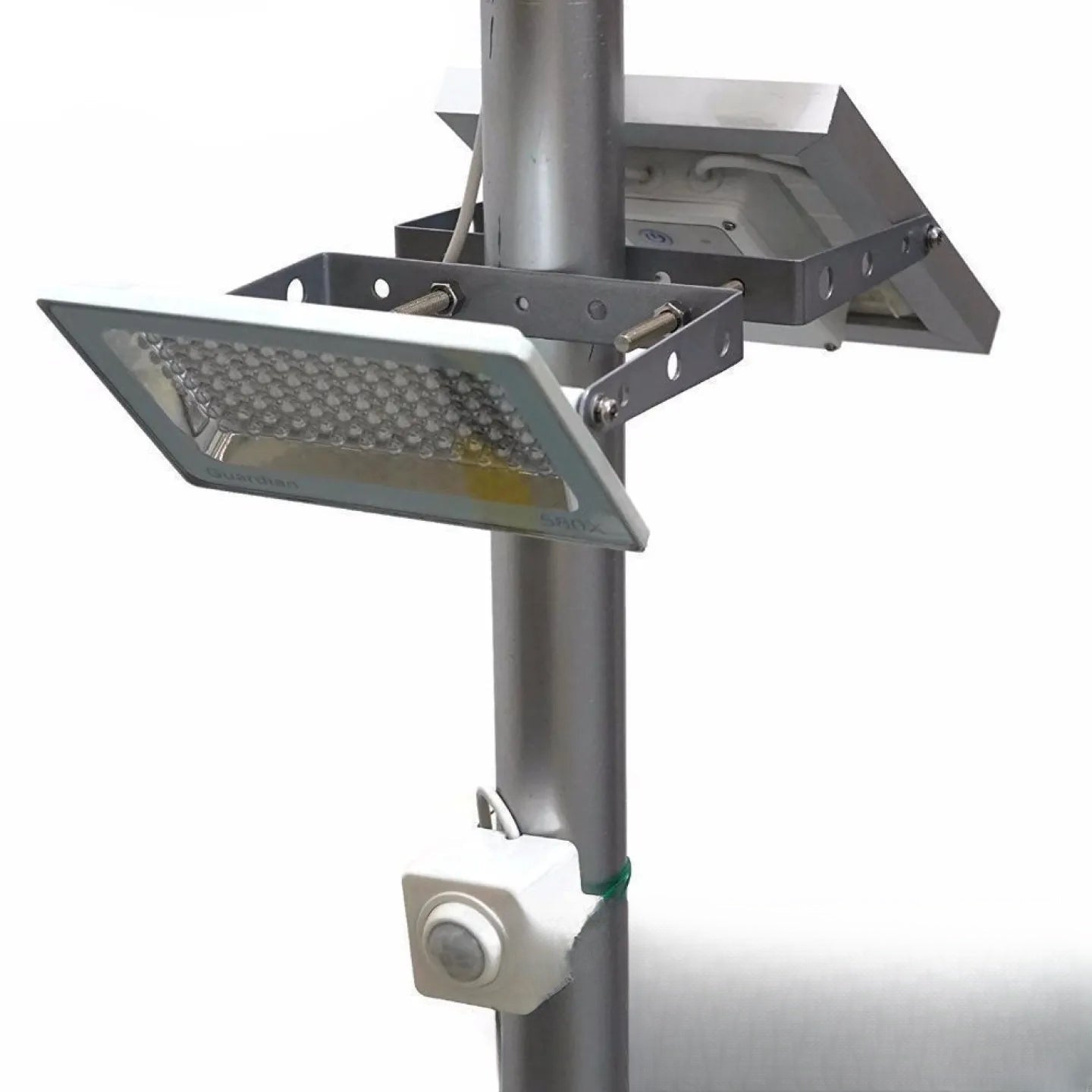 Projecteur solaire dimmable extérieur réglable monté sur poteau