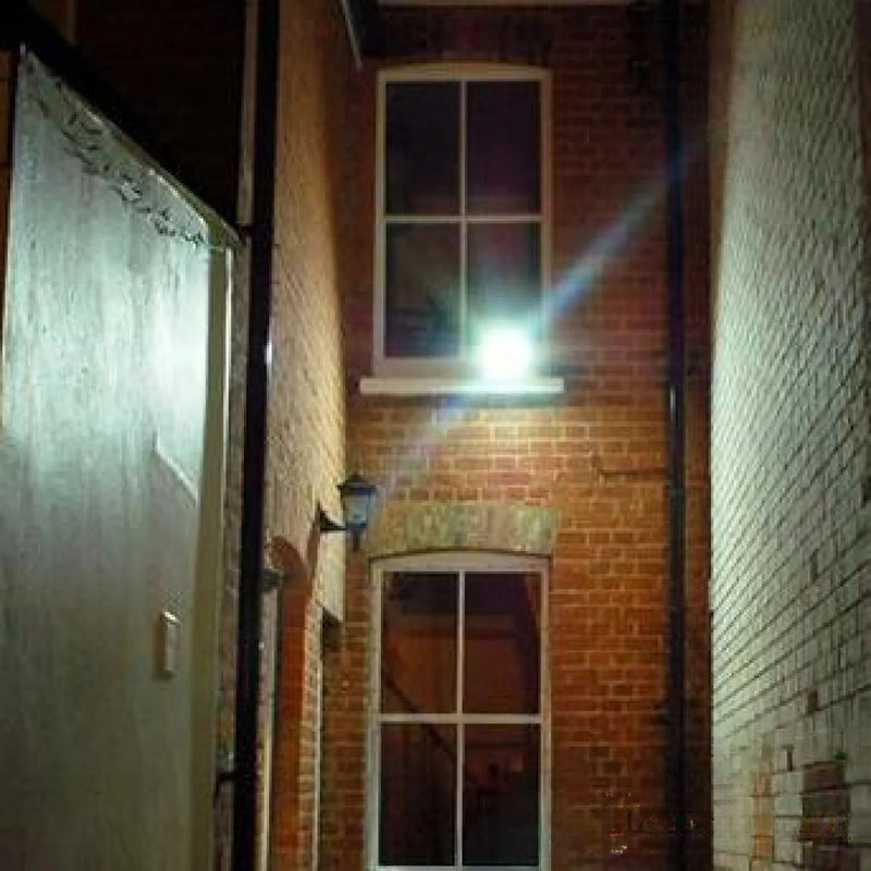 Projecteur solaire 60 LED à détecteur de mouvement