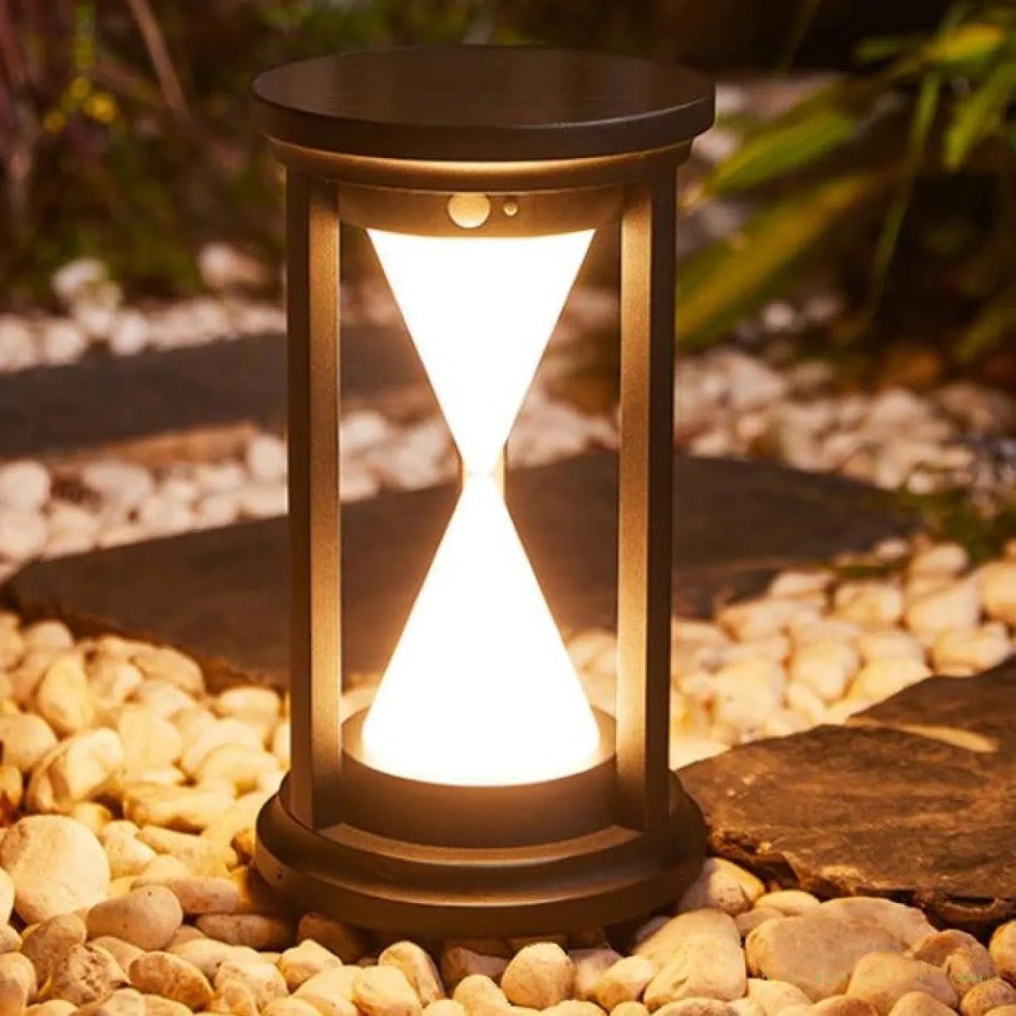 Luminaire solaire extérieur design sablier LED jardin