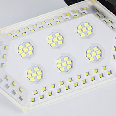 https://cdn.shopify.com/s/files/1/0271/8731/4772/products/spotpiquetexterieursolaire.jpg?v=1677961079