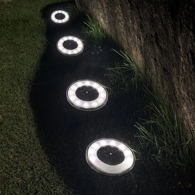Spot Solaire Encastrable Plat LED Extérieur Sol – installation extérieure dans l'allée
