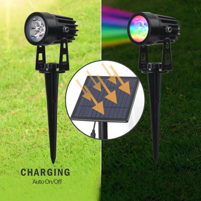 Spot solaire à piquer couleur changeante sur gazon, charge auto